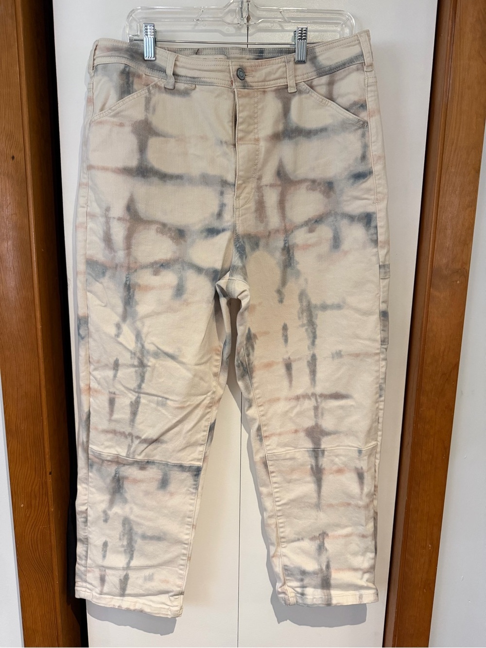Pilcro Ultra High-Rise Relaxed Carpenter Jeans - Size 32 - Picture 4 of 11